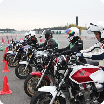 Hondaモーターサイクリストスクール 中級ツーリングライドコース（鈴鹿サーキット）